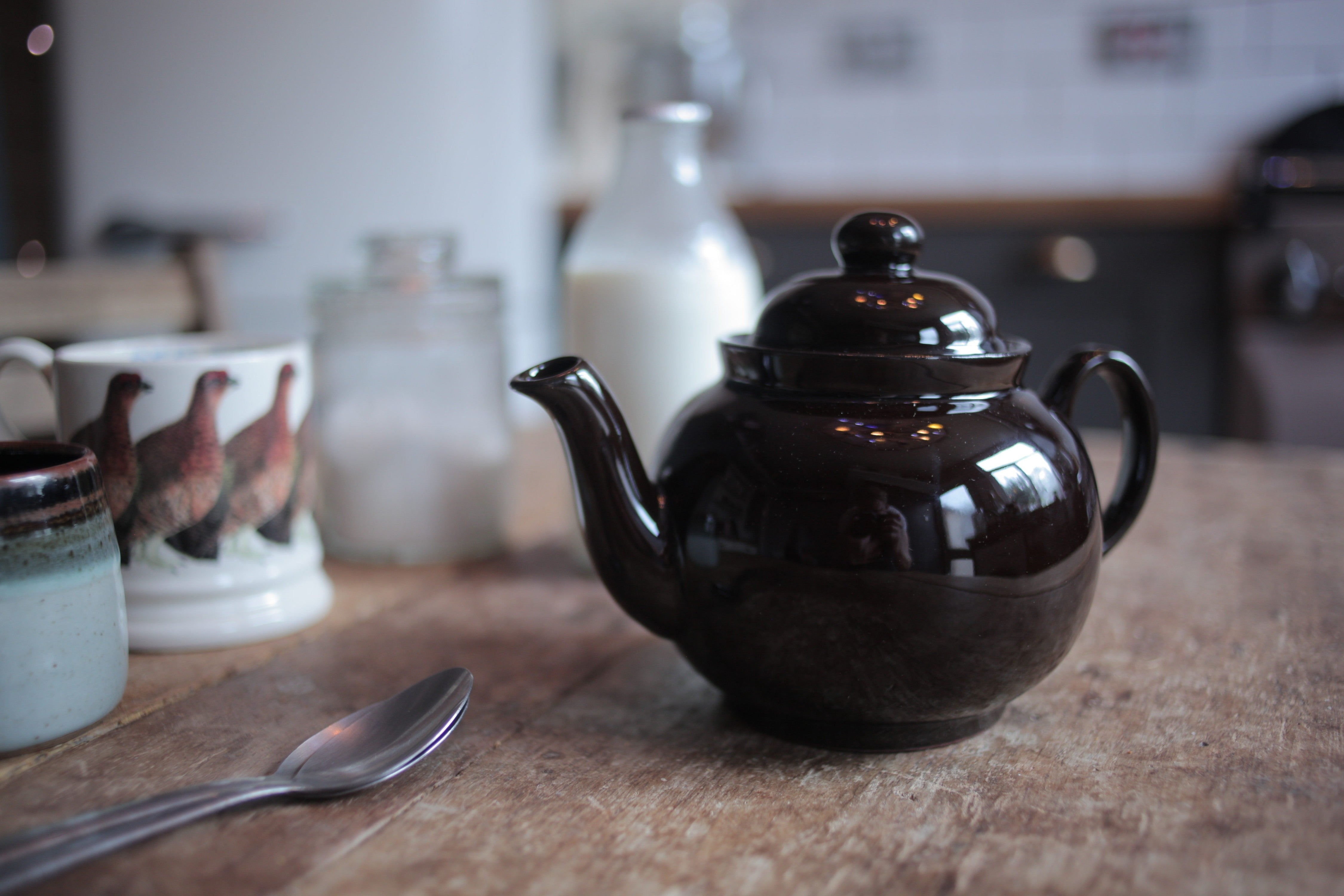 genuine Brown Betty teapot handmade in Stoke-on-Trent, England by Cauldon pottery